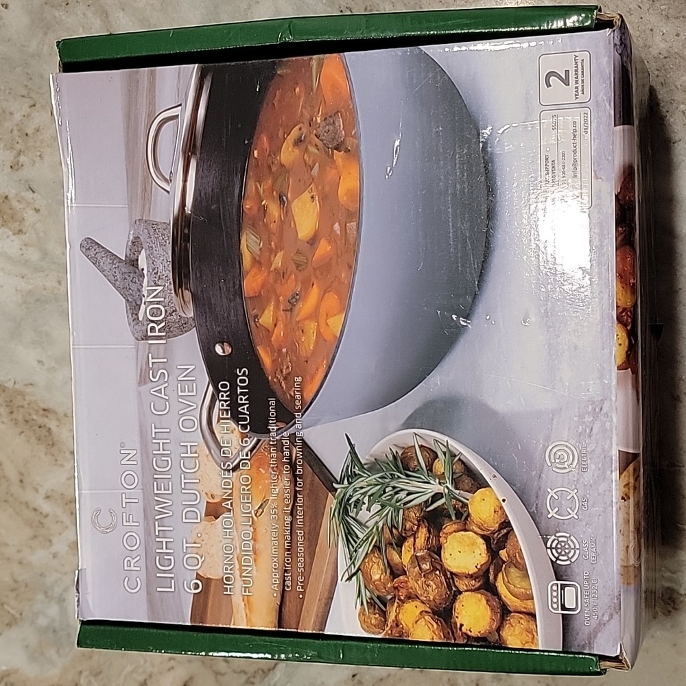 Crofton Lightweight Cast Iron 6Q Dutch Oven NEW IN BOX